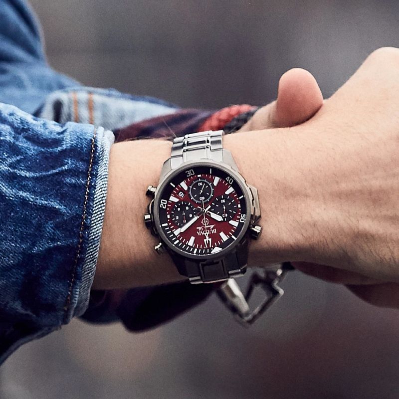 Bulova 2025 red watch